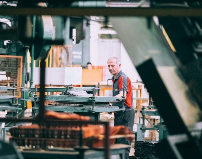 Industrie entre Metz et Thionville : où sont les vrais besoins d’embauche aujourd&rsquo;hui ?