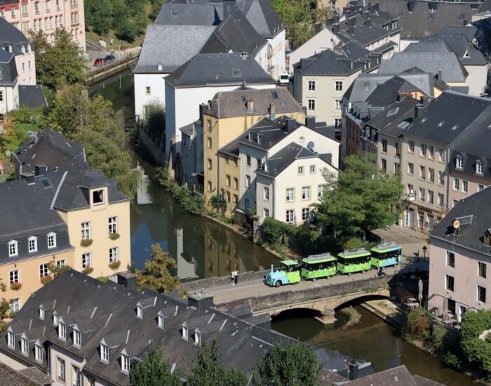 Travailler au Luxembourg : les démarches clés et solutions de transport depuis la Lorraine